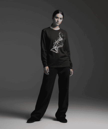 Breakthrough Regular Long-Sleeved T-Shirt in Black