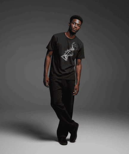 Breakthrough Regular T-Shirt in Black