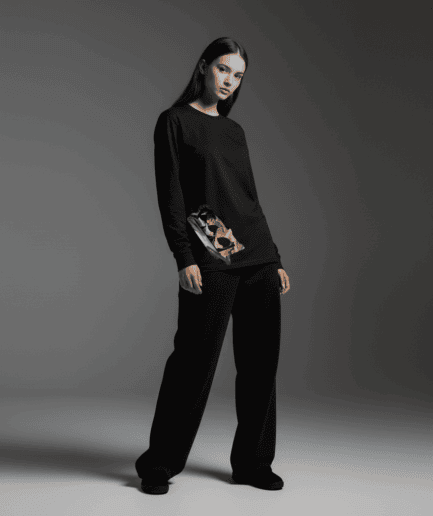 Clarity Regular Long-Sleeved T-Shirt in Black