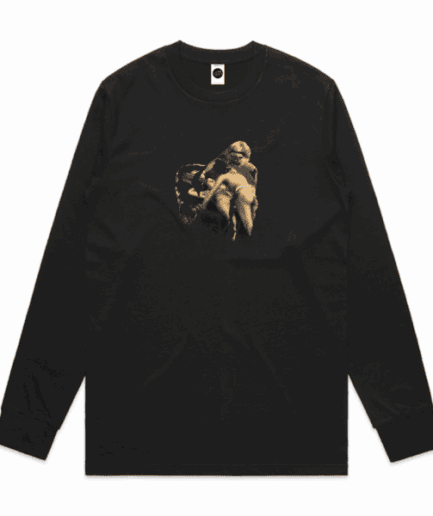 Dominate Regular Long-Sleeved T-Shirt in Black
