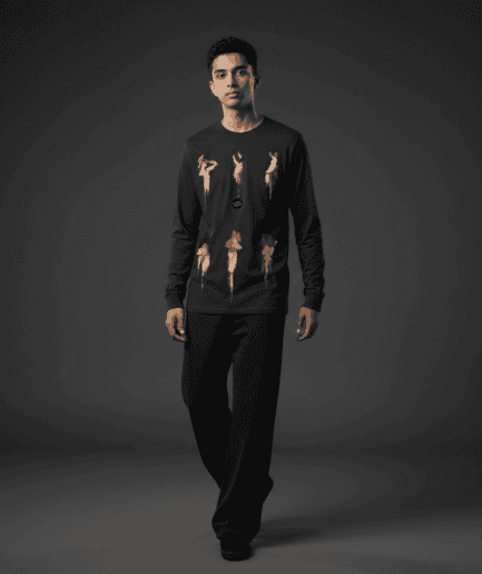 Euphoric Regular Long-Sleeved T-Shirt in Black