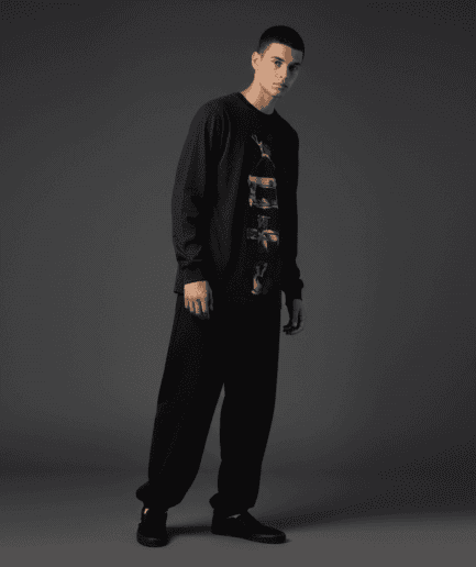 Legendary Regular Long-Sleeved T-Shirt in Black