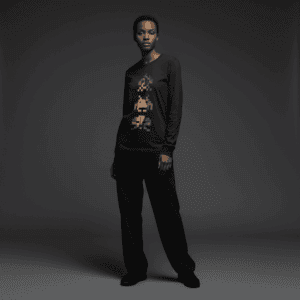 Uncovered Regular Long-Sleeved T-Shirt in Black