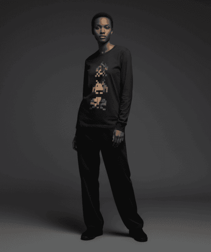 Uncovered Regular Long-Sleeved T-Shirt in Black