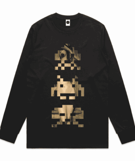 Uncovered Regular Long-Sleeved T-Shirt in Black